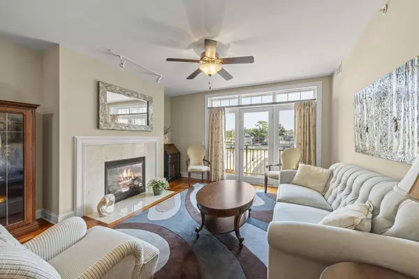 310 S Main ST #216, Lombard, IL 60148