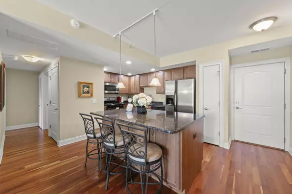 310 S Main ST #216, Lombard, IL 60148