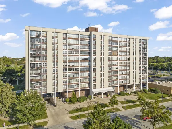 33 N Main ST #11A, Lombard, IL 60148