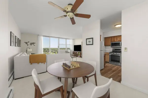 33 N Main ST #11A, Lombard, IL 60148