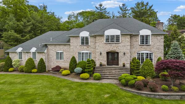 9 Doremus Dr, Montville Twp, NJ 07082-1530