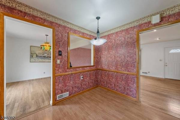 69 Allen Dr, Wayne Twp., NJ 07470