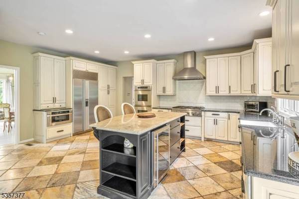 4 Holbrook Ct, Montville Twp., NJ 07082