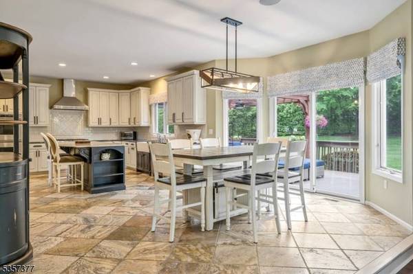 4 Holbrook Ct, Montville Twp., NJ 07082