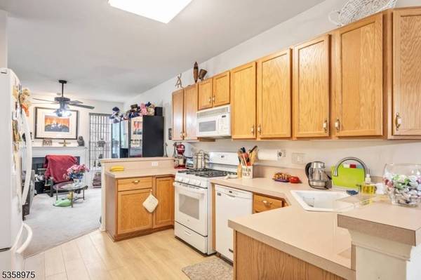 9 Gordon Cir, Parsippany-troy Hills Twp., NJ 07054