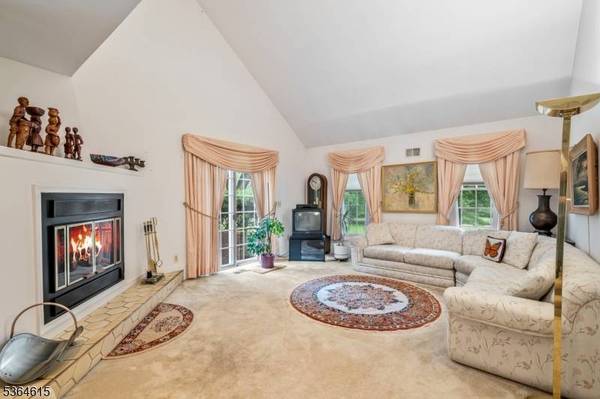 10 Century Ct, Montville Twp., NJ 07045