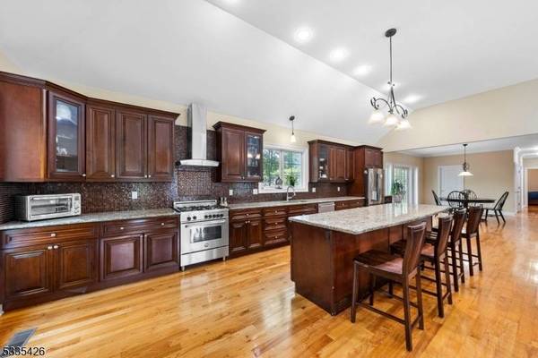 4 Oak Ln Pb, Montville Twp., NJ 07058