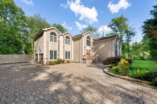35 Waughaw Rd, Montville Twp., NJ 07082