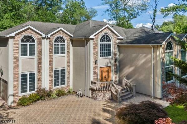 35 Waughaw Rd, Montville Twp., NJ 07082