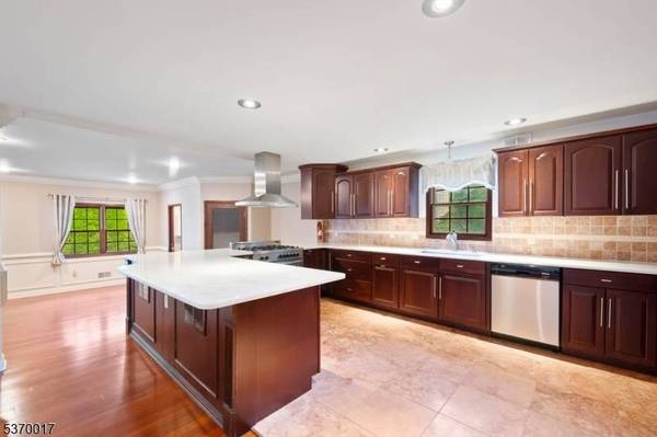 35 Waughaw Rd, Montville Twp., NJ 07082