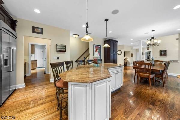 10 Coppola Ct, Montville Twp., NJ 07045