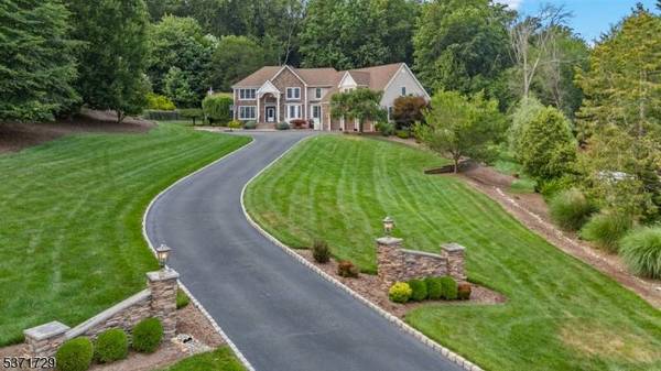 10 Coppola Ct, Montville Twp., NJ 07045