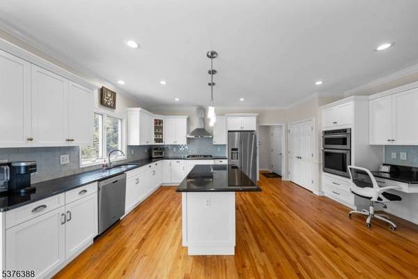 28 Michelle Way, Montville Twp., NJ 07058