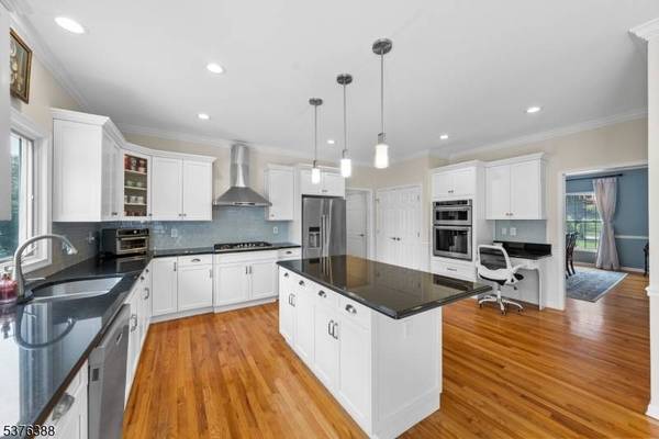 28 Michelle Way, Montville Twp., NJ 07058