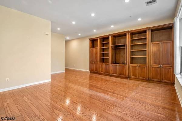 1308 Four Seasons Dr #1308, Wayne Twp., NJ 07470