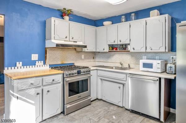 17 Buckingham Cir, Montville Twp., NJ 07058