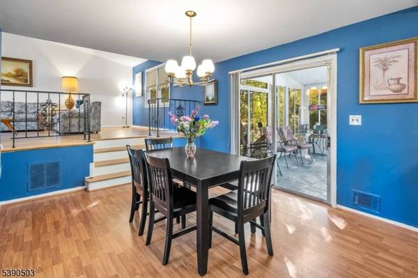 17 Buckingham Cir, Montville Twp., NJ 07058