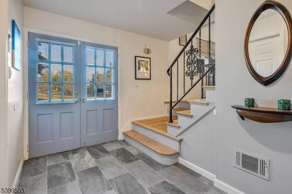 17 Buckingham Cir, Montville Twp., NJ 07058