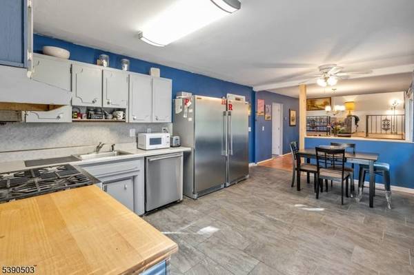 17 Buckingham Cir, Montville Twp., NJ 07058