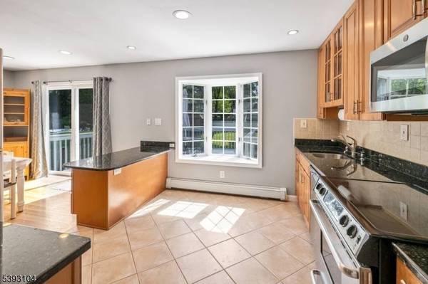 22 Mary Dr, Montville Twp., NJ 07082