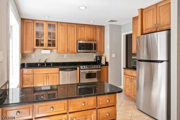 22 Mary Dr, Montville Twp., NJ 07082