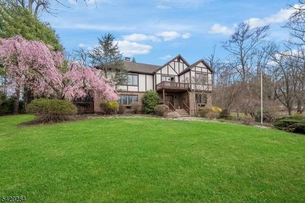 15 Turner Ln, Montville Twp., NJ 07082