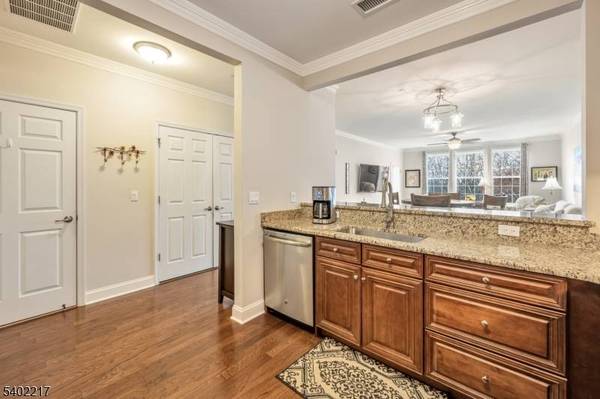 5107 Veterans Dr, Rockaway Twp., NJ 07885
