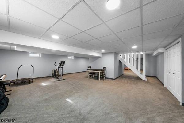 18 Valhalla Rd, Montville Twp., NJ 07045