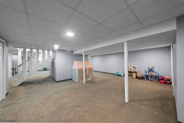 18 Valhalla Rd, Montville Twp., NJ 07045