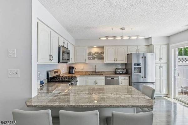 78 Heritage Ct, Montville Twp., NJ 07082