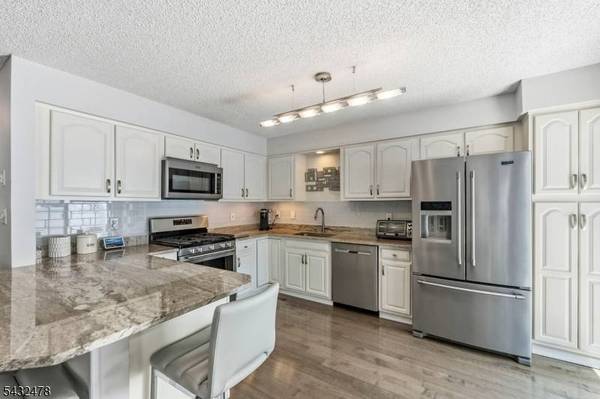 78 Heritage Ct, Montville Twp., NJ 07082