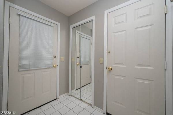 3 Constitution Ct, Montville Twp., NJ 07045