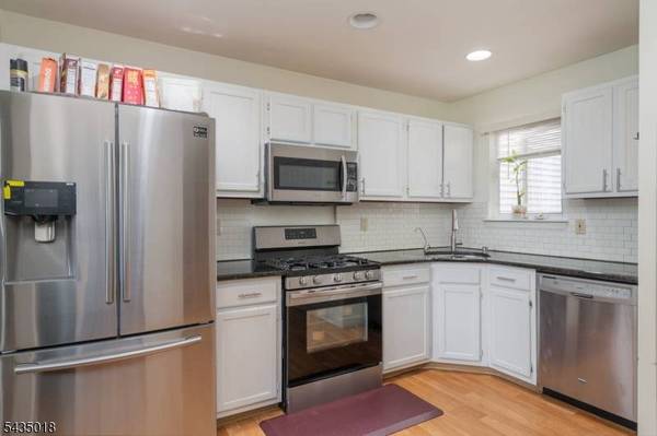 3 Constitution Ct, Montville Twp., NJ 07045