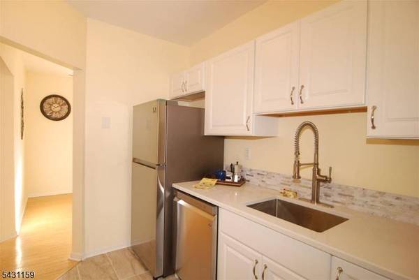 124 E Main St #209, Denville Twp., NJ 07834
