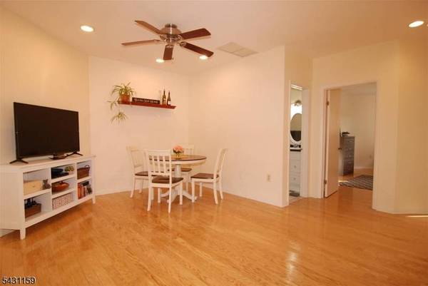 124 E Main St #209, Denville Twp., NJ 07834
