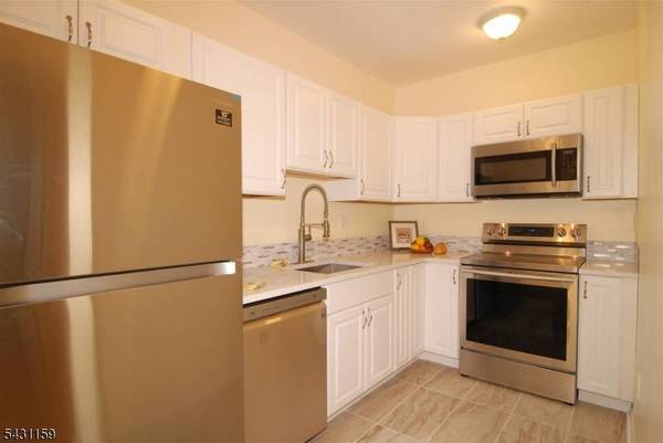 124 E Main St #209, Denville Twp., NJ 07834