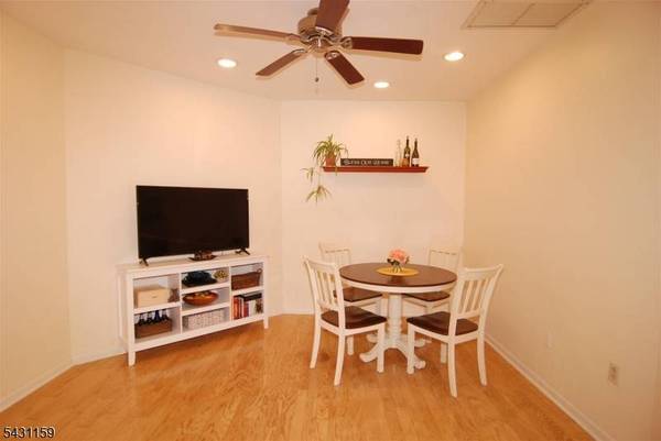124 E Main St #209, Denville Twp., NJ 07834