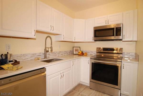 124 E Main St #209, Denville Twp., NJ 07834