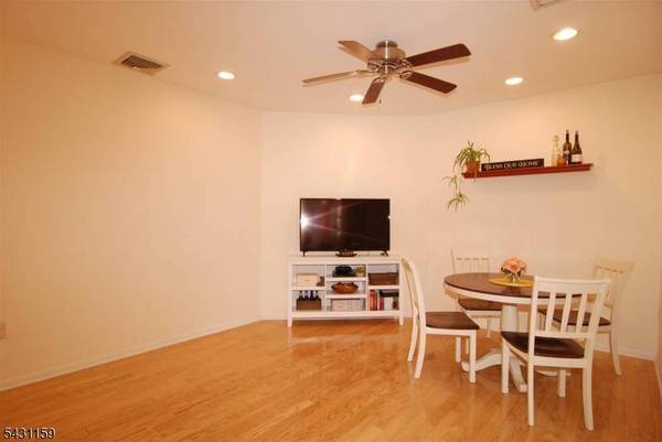 124 E Main St #209, Denville Twp., NJ 07834