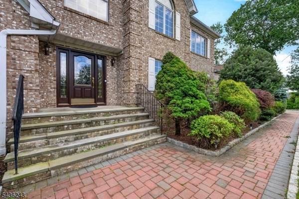 8 Van Duyne Ct, Montville Twp., NJ 07082