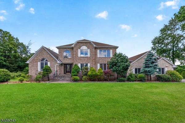 8 Van Duyne Ct, Montville Twp., NJ 07082