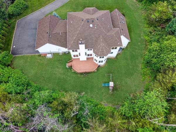 8 Van Duyne Ct, Montville Twp., NJ 07082