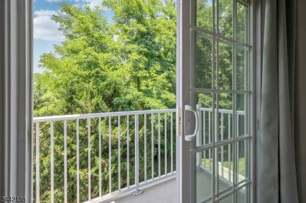 101 Birch Ct, Hanover Twp., NJ 07927