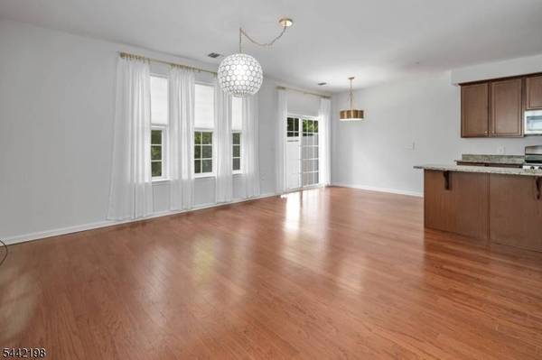 101 Birch Ct, Hanover Twp., NJ 07927