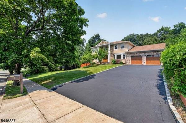 4 Le Mans Pl, Montville Twp., NJ 07058