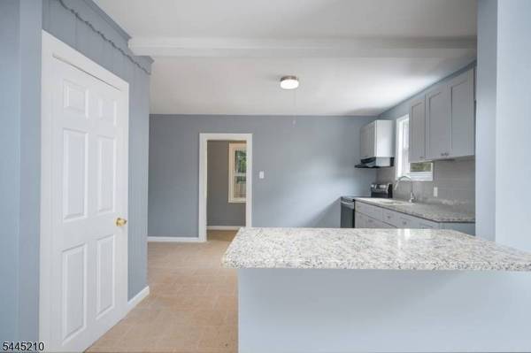 5 Avenue A, Ogdensburg Boro, NJ 07439