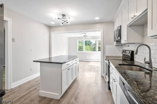 2 Stiles Ln, Montville Twp., NJ 07058