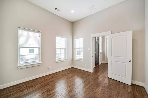 925 W 23rd ST #B, Houston, TX 77008