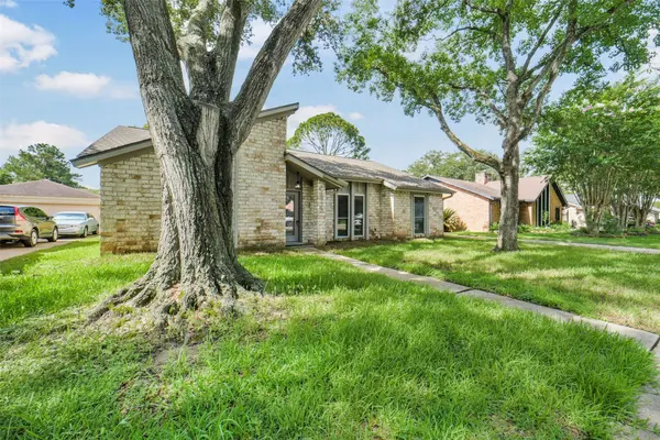 21323 Park Bluff DR, Katy, TX 77450