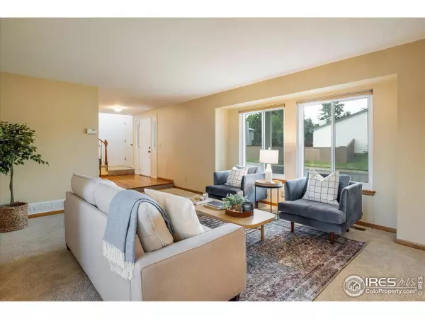 8485 S Piney Point St, Highlands Ranch, CO 80126